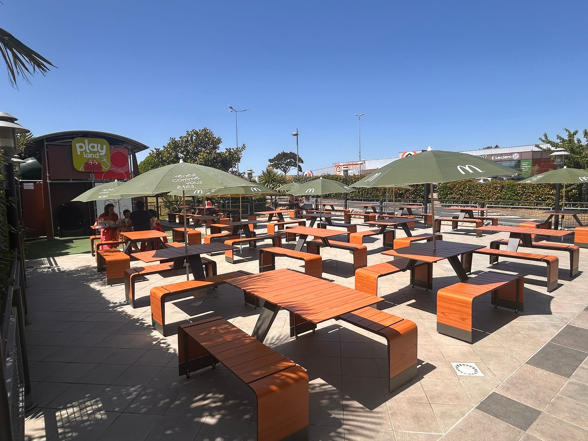 McDo Parthenay EXT1.JPG